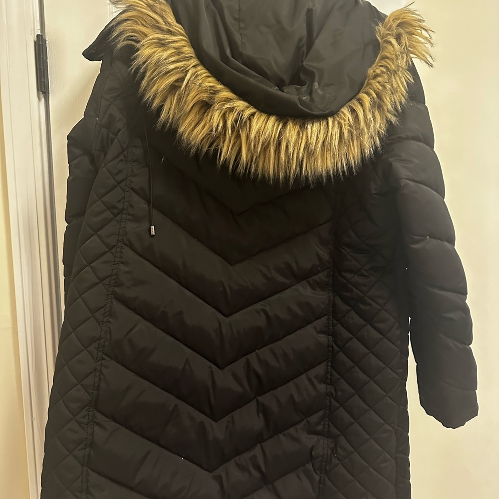 Kenneth Cole Women's Black Puffer Coat - Picture 4 of 5